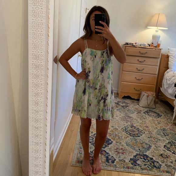 BCBG Floral Pleated Dress! - Picture 2 of 8